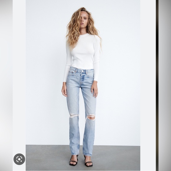 Zara Jeans Zara Light Blue Ripped Knee Straight Leg Jeans Size 84